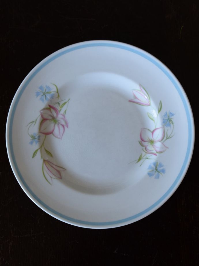 英国アンティークのおしゃれな食器