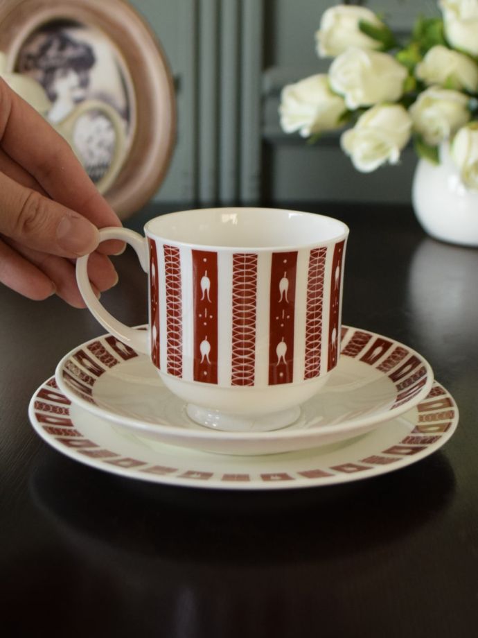 スージークーパーのカップ&ソーサー(トリオ)