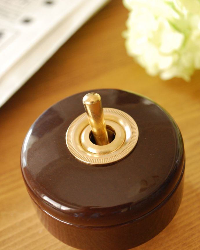 アンティーク風のスイッチ