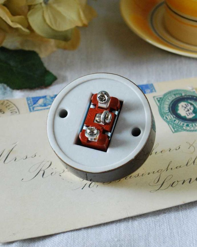 スイッチの裏側