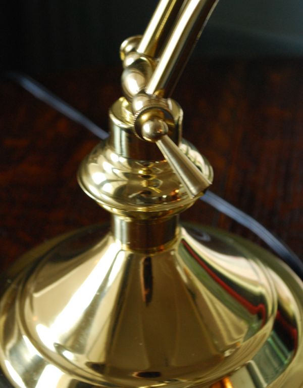 スタンドライト　照明・ライティング　真鍮製デスクランプ（ピアノライト）（電球セット）。角度を調整できる金具です。(TL-0019)