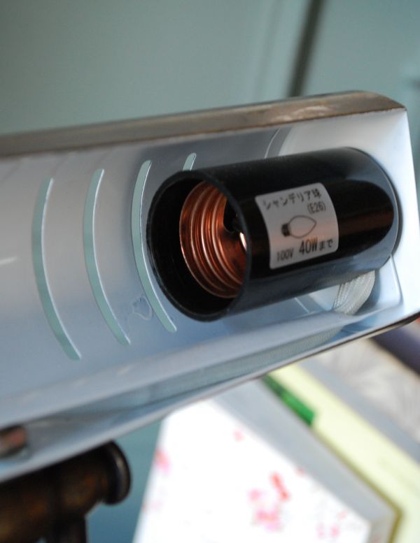 スタンドライト 照明・ライティング 真鍮製デスクランプ(ピアノライト)アンティーク色(電球セット)。日本球対応のテーブルランプです。(TL-0020)