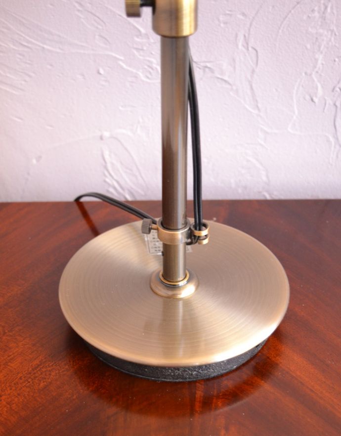 スタンドライト 照明・ライティング 布シェードからこぼれる柔らかな灯り、高さが調整できるテーブルランプ(プルスイッチ)(電球なし)。台座は厚み・重みがありますので、しっかりとした安定感があります。(TL-0031)