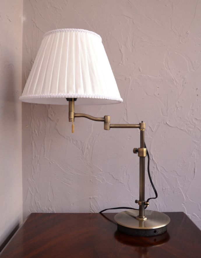 スタンドライト 照明・ライティング 布シェードからこぼれる柔らかな灯り、高さが調整できるテーブルランプ(プルスイッチ)(電球なし)。スイングアームなので、光が欲しいところに当てることができます。(TL-0031)