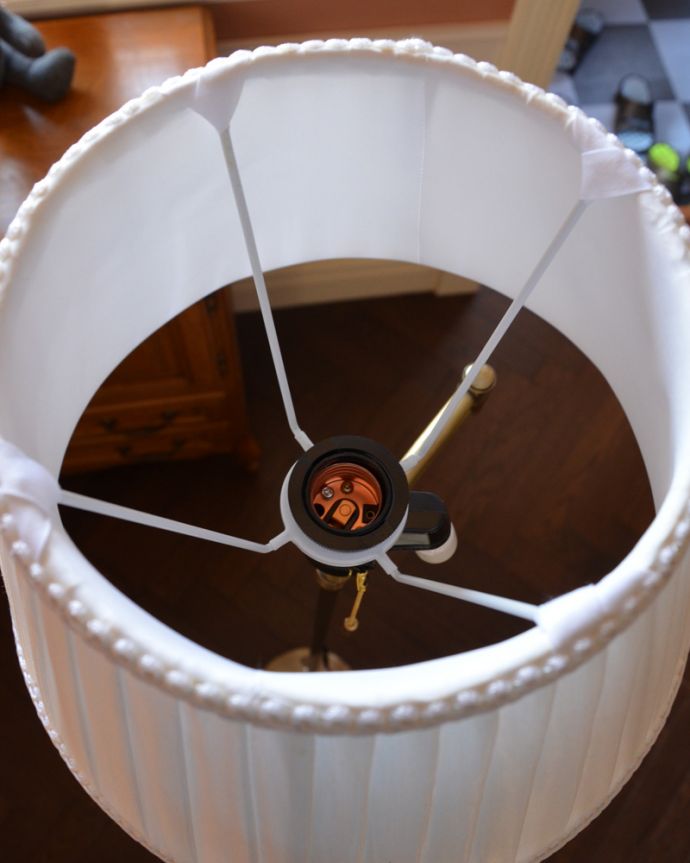 スタンドライト　照明・ライティング　布シェードからこぼれる柔らかな灯り、高さが調整できるフロアランプ（プルスイッチ）(電球なし)。日本球(Ｅ26口金)対応のフロアランプです。(TL-0032)