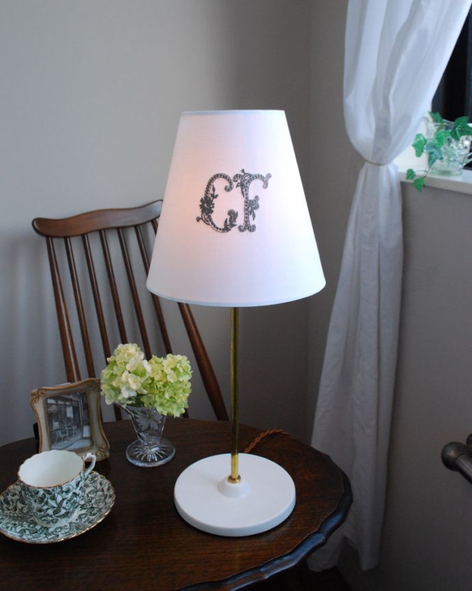 おしゃれなテーブルランプ