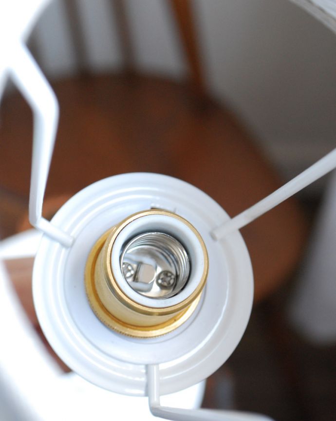 スタンドライト 照明・ライティング Handleオリジナルランプスタンド+布シェード(モノグラムの刺繍)(E17シャンデリア球付)。LEDも使えます口金は日本球仕様のE17型、100Wまで対応しています。(TL-0039)