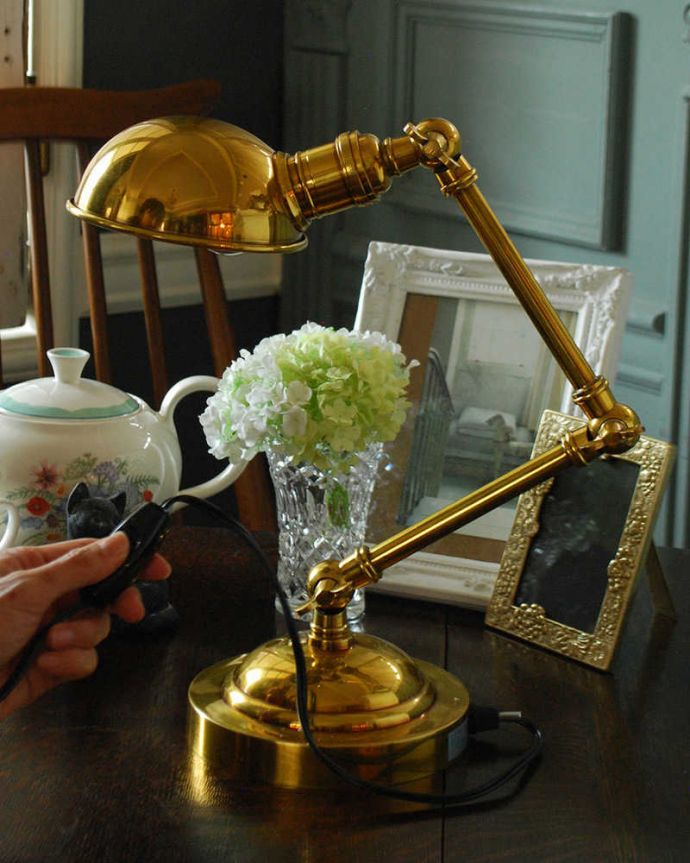 スタンドライト インテリア雑貨 アンティーク風に仕上げた真鍮製のデスクランプ/A(テーブルランプ)(電球なし)。ON/OFFの中間スイッチが付いています。(TL-0042)