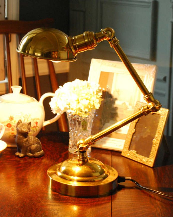 スタンドライト インテリア雑貨 アンティーク風に仕上げた真鍮製のデスクランプ/A(テーブルランプ)(電球なし)。日本球対応のテーブルランプです。(TL-0042)