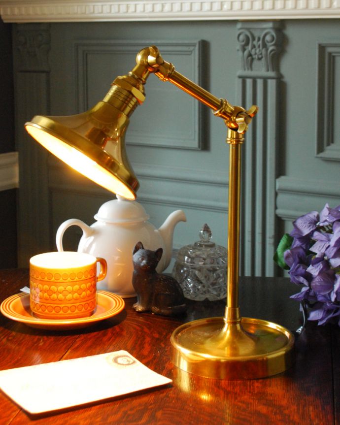 照明・ライティング アンティーク風に仕上げた真鍮製のデスクランプ/B（テーブルランプ）(電球なし)。日本球対応のテーブルランプです。(TL-0045)