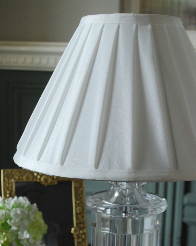 スタンドライト　照明・ライティング　アンティーク風のおしゃれ照明、ガラスのボディが輝くテーブルランプ(E26球付)。。(TL-0056)