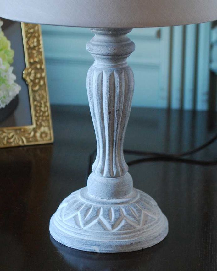 スタンドライト　照明・ライティング　アンティーク風のおしゃれ照明、フレンチシャビーなテーブルランプ（電球なし）。。(TL-0058)