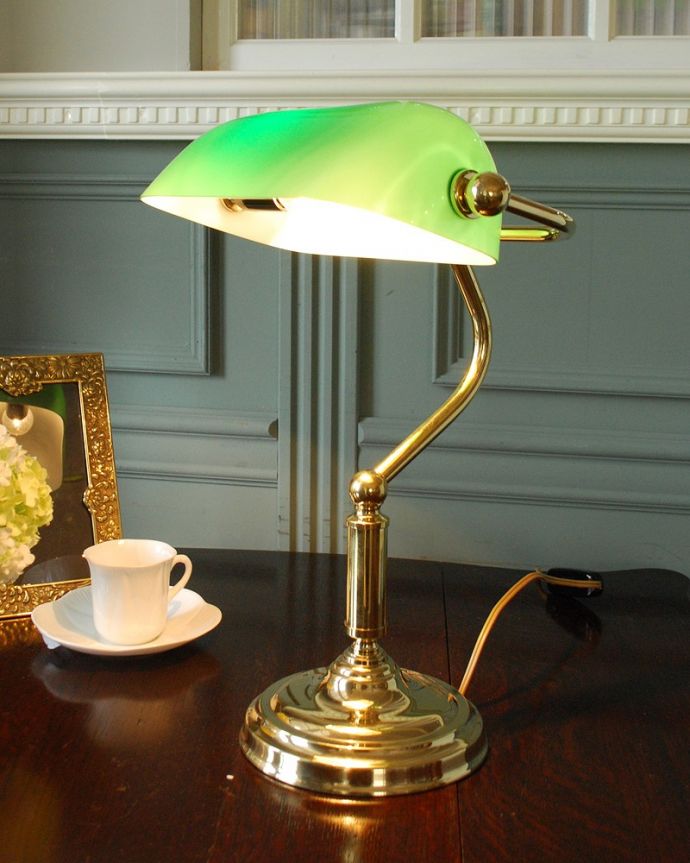 スタンドライト　照明・ライティング　見た目がカッコいいデスクランプ、グリーンのシェードのバンカーズライト（電球セット）。。(TL-0059)