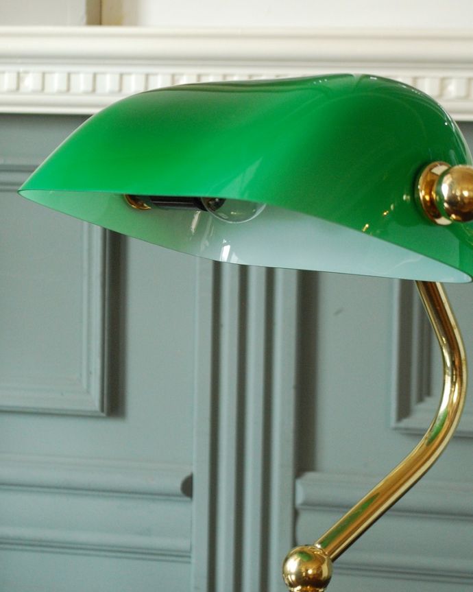 スタンドライト　照明・ライティング　見た目がカッコいいデスクランプ、グリーンのシェードのバンカーズライト（電球セット）。。(TL-0059)