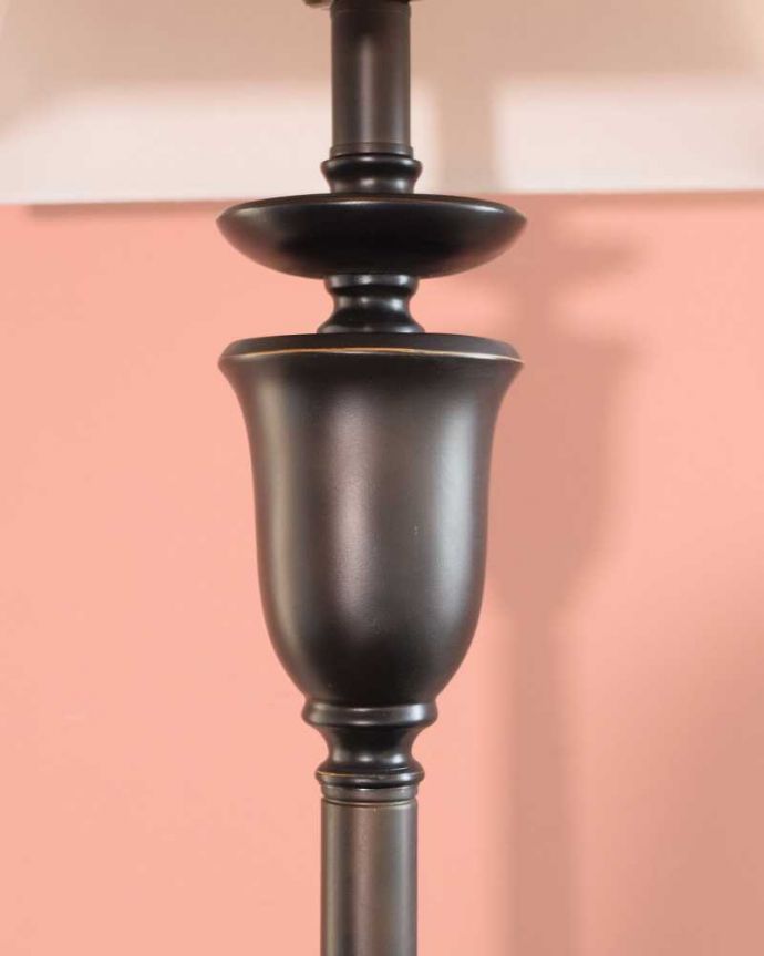 スタンドライト　インテリア雑貨　アンティーク風のシェード付きフロアランプ（Ｅ26電球付）。。(TL-0067)