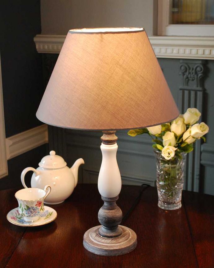 スタンドライト　照明・ライティング　アンティーク風のおしゃれ照明、2トーンカラーのテーブルランプ（電球なし）。。(TL-0069)