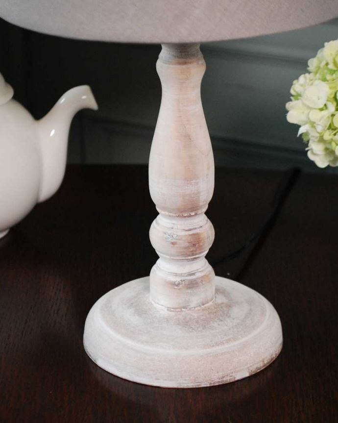 スタンドライト　照明・ライティング　アンティーク風のおしゃれ照明、フレンチシャビーなテーブルランプ（電球なし）。。(TL-0070)