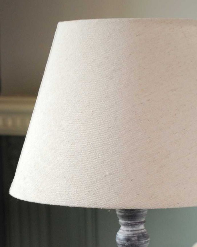 スタンドライト　照明・ライティング　アンティーク風のおしゃれ照明、フレンチシャビーなテーブルランプ（電球なし）。。(TL-0071)