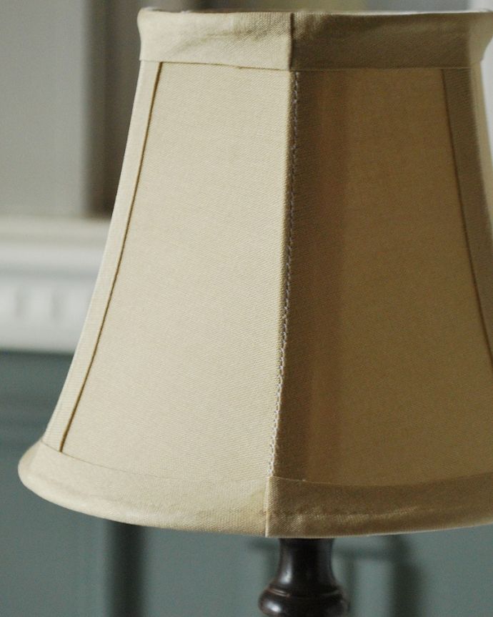 スタンドライト　照明・ライティング　アンティーク風のスタンドライト、おしゃれなテーブルランプ（E17球付き）。。(TL-0077)