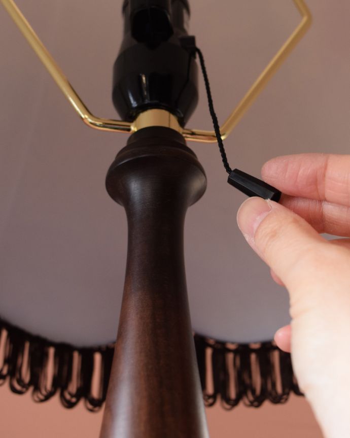 スタンドライト　照明・ライティング　アンティーク風のおしゃれなフロアスタンド、ウィリアムモリス柄のシェード(ヴァイン)(E26球・ナツメ球付き)。スイッチON！プルスイッチタイプです。(TL-0087)