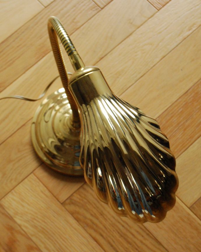 スタンドライト　照明・ライティング　アンティーク調のテーブルランプ、シェルモチーフのデスクライト (電球セット)　(TL-0100)