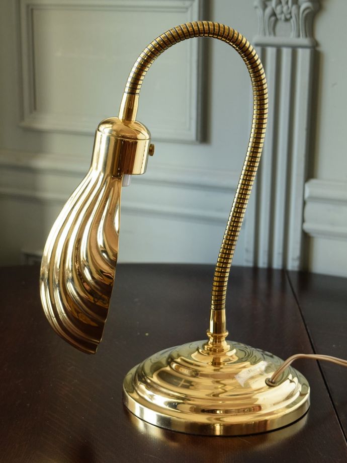 テーブルランプの角度