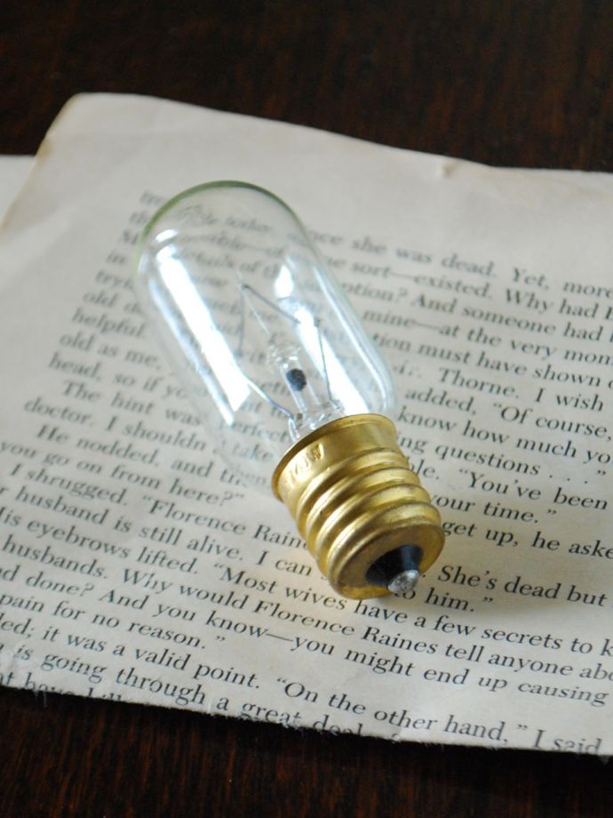 テーブルランプの電球