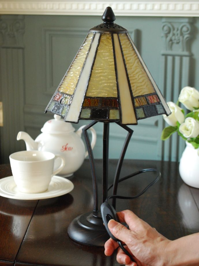 テーブルランプのスイッチ