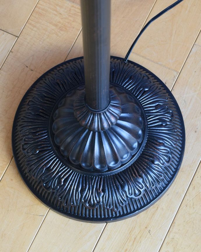 フロアランプの土台部分