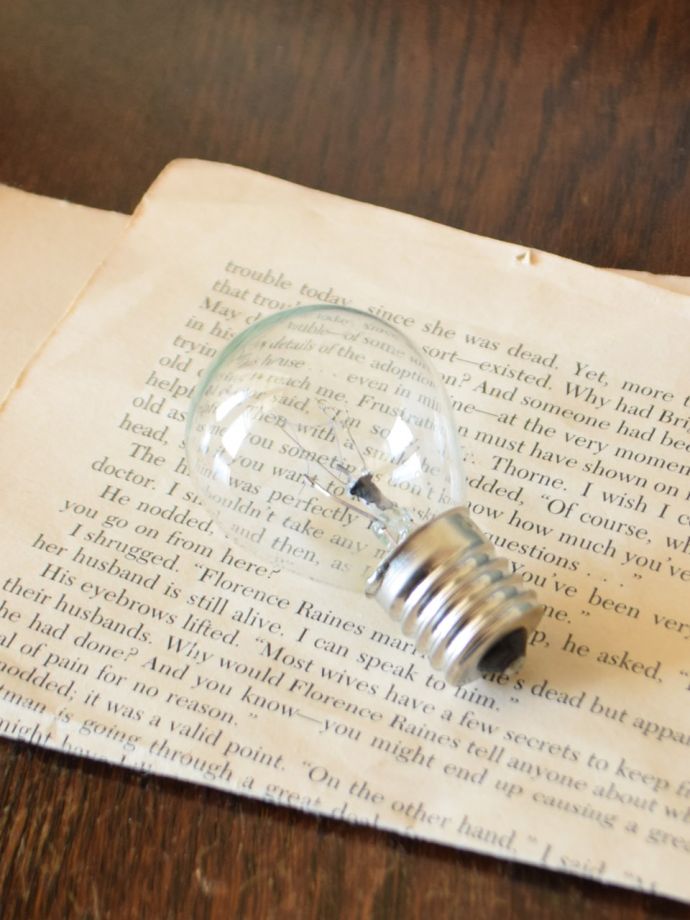 テーブルランプの電球