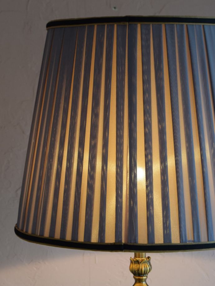 フロアランプのおしゃれなシェード