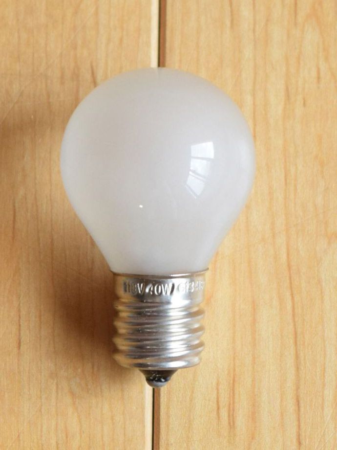 フロアランプの電球