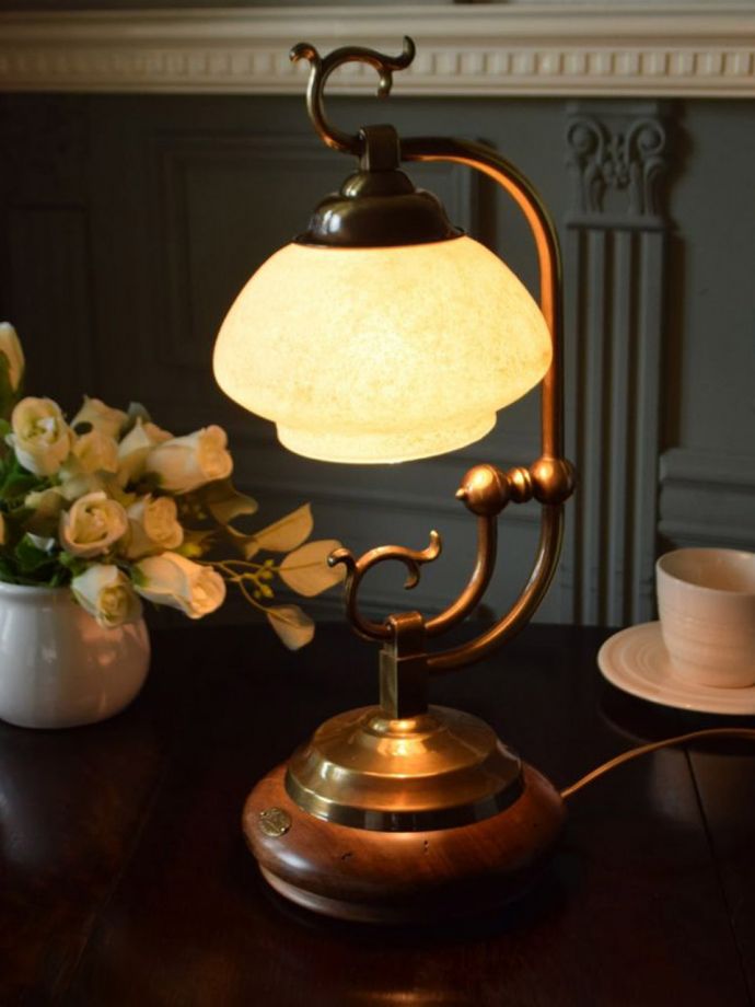 おしゃれなテーブルランプ
