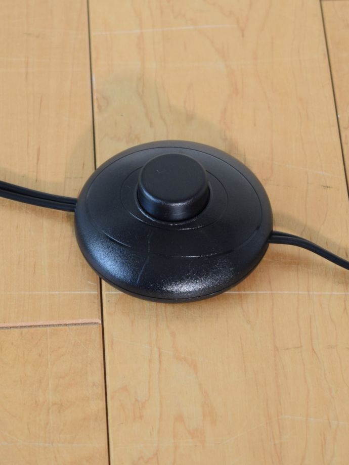 フロアランプのスイッチ