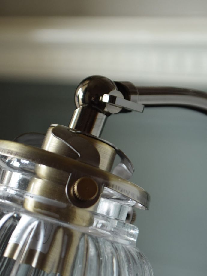 角度が調整できる壁付け照明