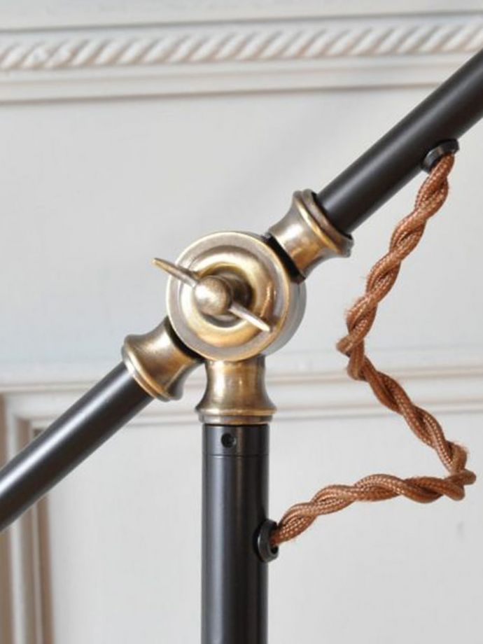 角度調整できるフロアスタンド