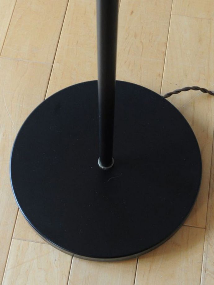 フロアランプの土台部分