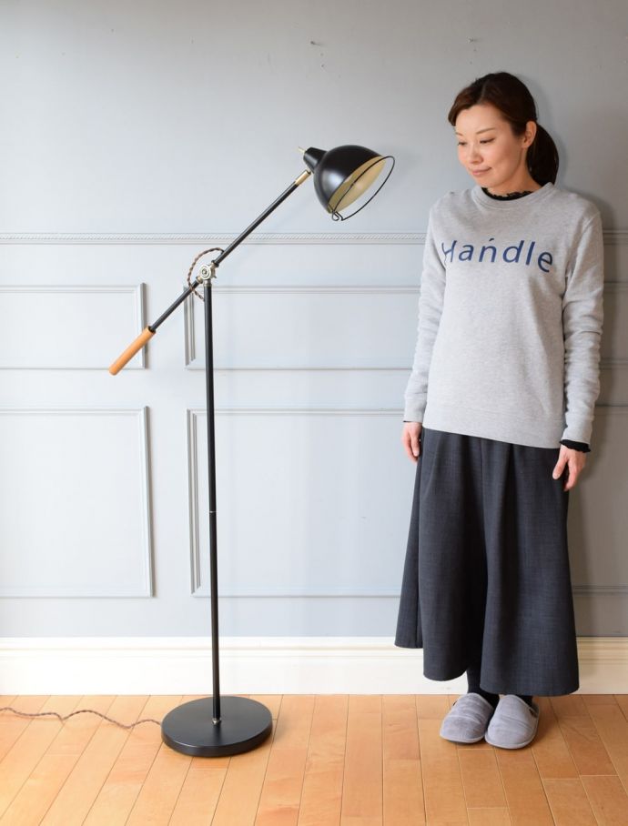 アンティーク風のフロアスタンド