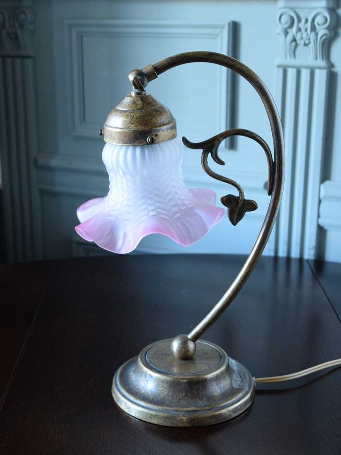 テーブルランプの角度