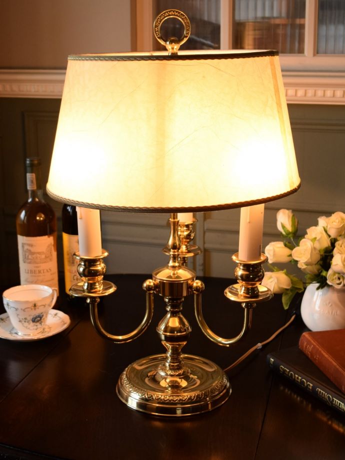 アンティーク風のテーブルシャンデリア