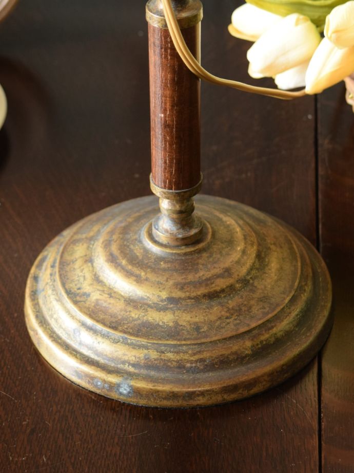 テーブルランプの土台部分