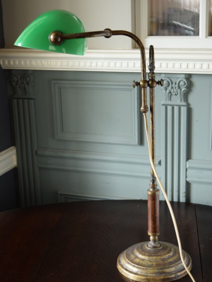 高さ調整が出来る照明