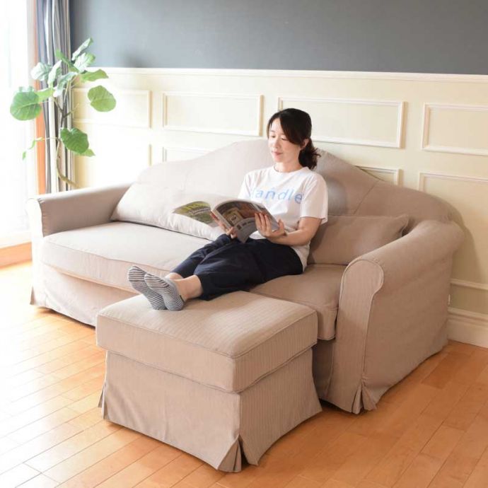 ソファと合わせても便利に使えます