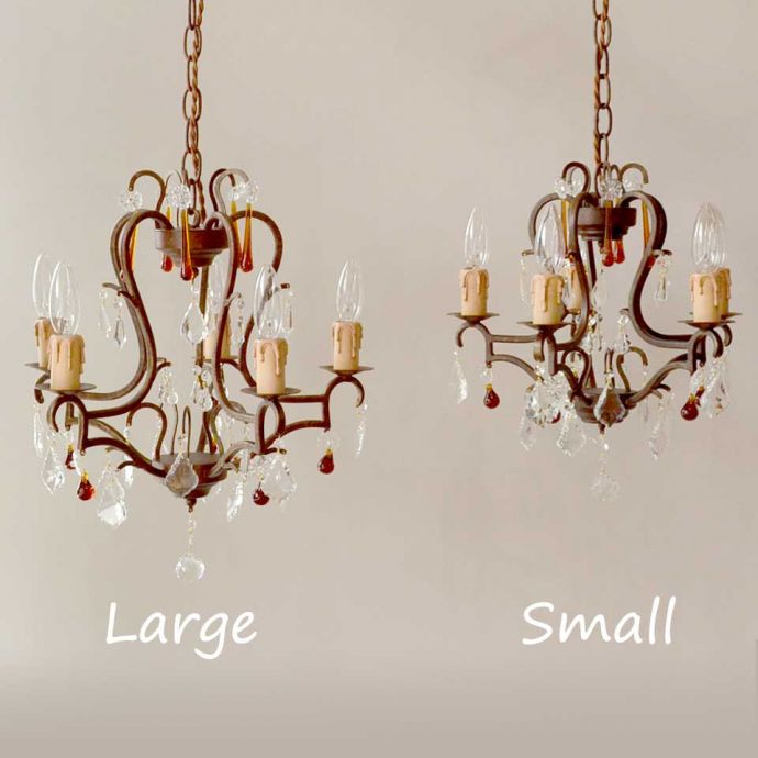 シャンデリアのサイズは2種類