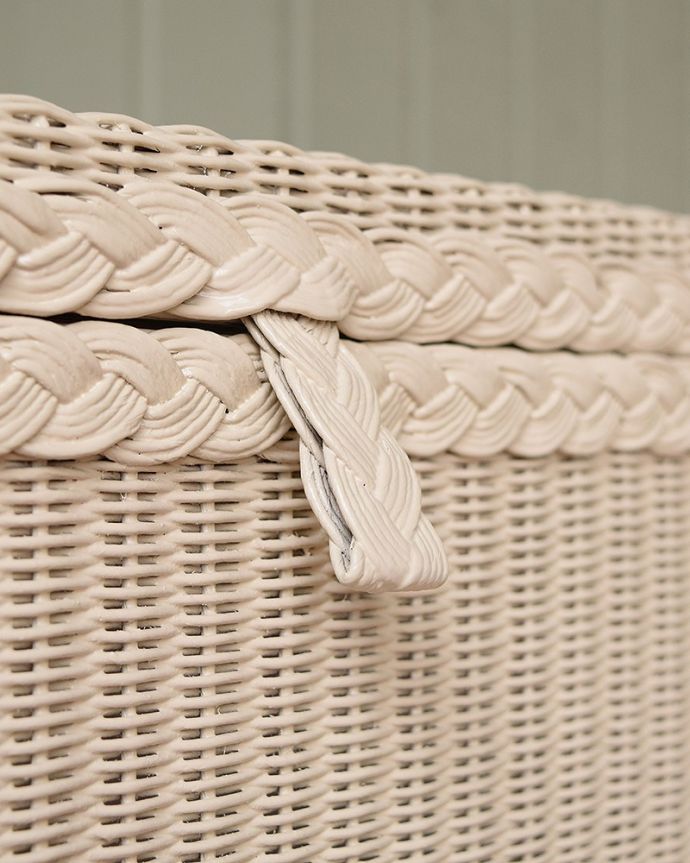 Handleオリジナル アンティーク風 ロイドルームのランドリーボックス、8色から選べるHandleオリジナルのロイドルーム。持ち手の部分は・・・可愛い編み込みの持ち手。(hol-08)