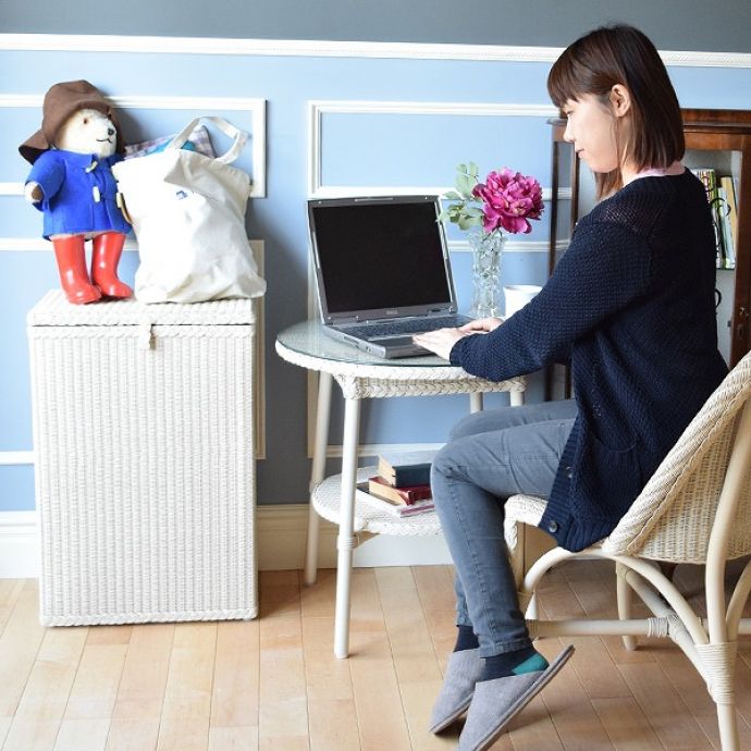 Handleオリジナル アンティーク風 ロイドルームのランドリーボックス、8色から選べるHandleオリジナルのロイドルーム。ずっと愛され続けるロイドルーム1917年に開発されたロイドルームはワイヤーに紙を巻きつけて作られた画期的な家具。(hol-08)