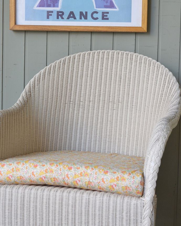 Handleオリジナル　アンティーク風　ロイドルームの椅子、8色から選べるHandleオリジナルのロイドルームチェア(Dinner)。丈夫さも魅力です籐の家具のようなしなやかさと美しさを持ちながら、湿気に強く、ささくれやきしみ、反りなどによる変形がないロイドルームは、100年経っても実用的に使える丈夫さも魅力です。(hol-03)