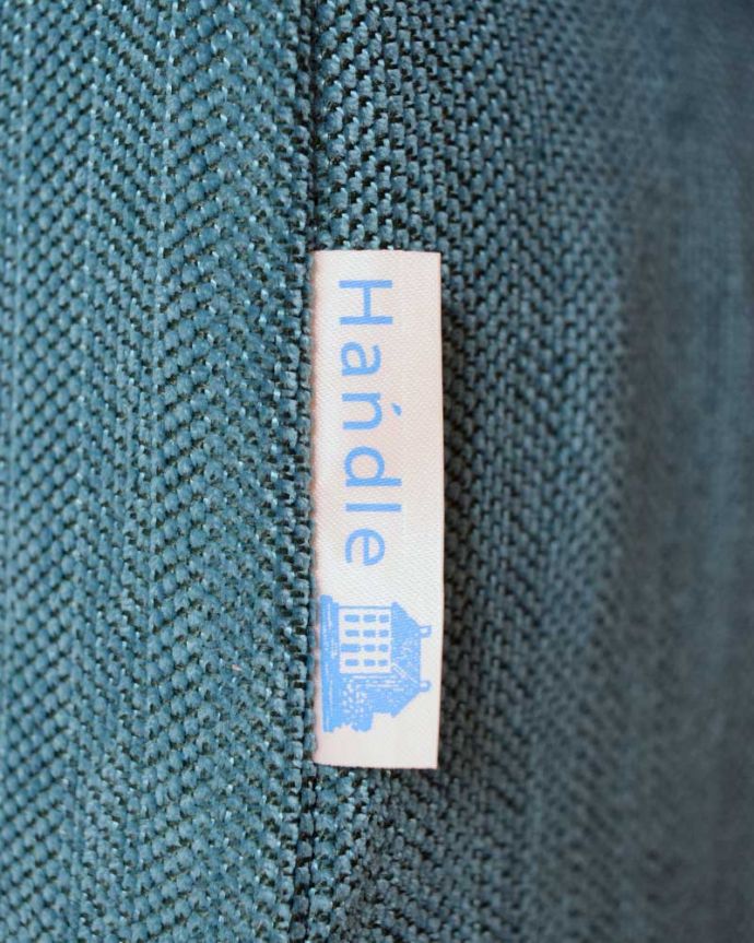 アンティーク風の椅子 アンティーク風 お家の洗濯機で洗えるスツール、6色から選べるHandleオリジナルスツール Handleオリジナルのタグクッションには、Handleのオリジナルタグ付き。(hos-202)