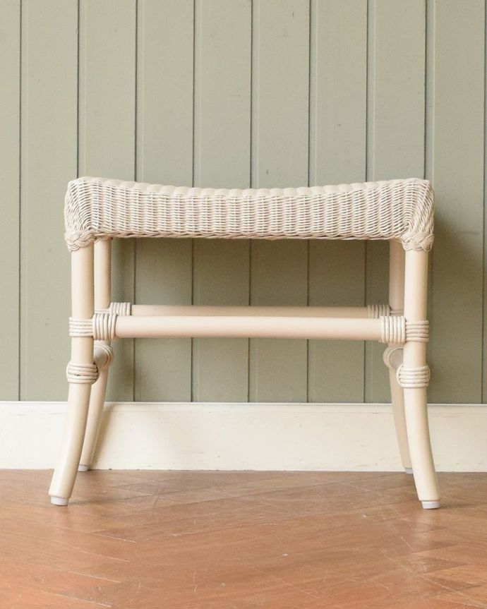 Handleオリジナル アンティーク風 ロイドルームの椅子、8色から選べるHandleオリジナルのロイドルームスツール。こちら側も、もちろんキレイです!後ろから見るとこんな感じです。(hol-05)