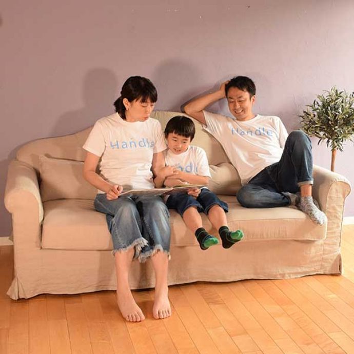 フランス生まれのリネンのソファ